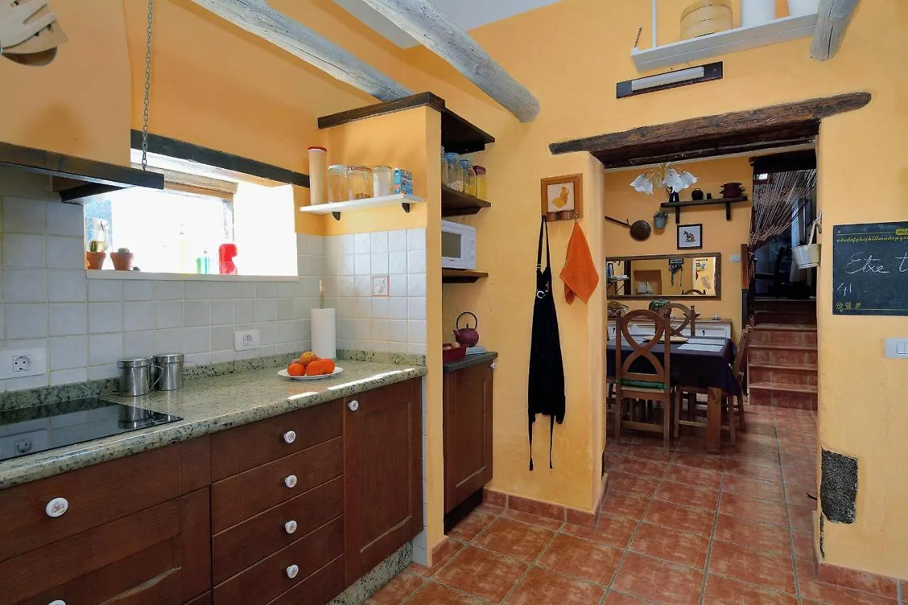BAJO EL VOLCÁN Rural Villa Canaria Montana Blanca Spagna