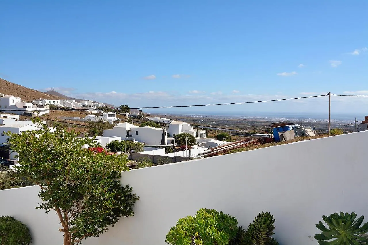 BAJO EL VOLCÁN Rural Villa Canaria Montana Blanca 0*,  Spagna