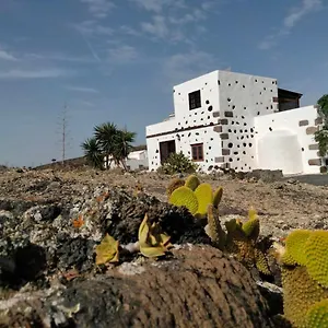  Villa Lanzarote Casa Volcanica-anclada Sobre La Lava Del Volcan