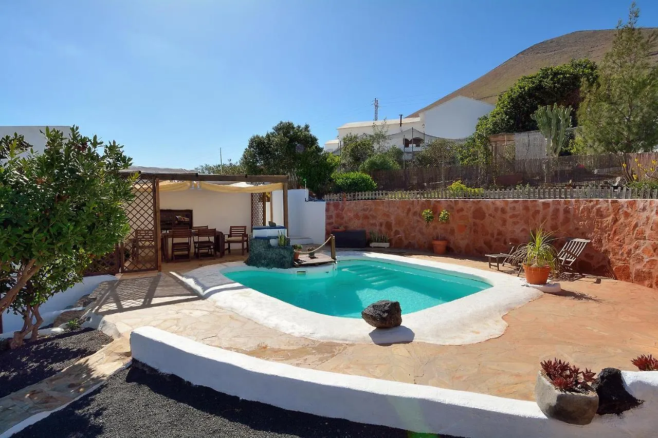 BAJO EL VOLCÁN Rural Villa Canaria Montana Blanca Сasa de vacaciones