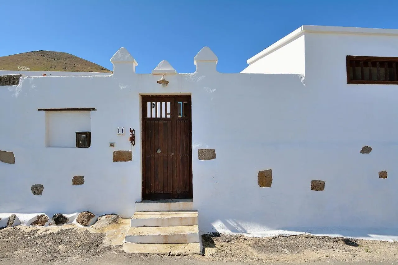 BAJO EL VOLCÁN Rural Villa Canaria Montana Blanca 0*,